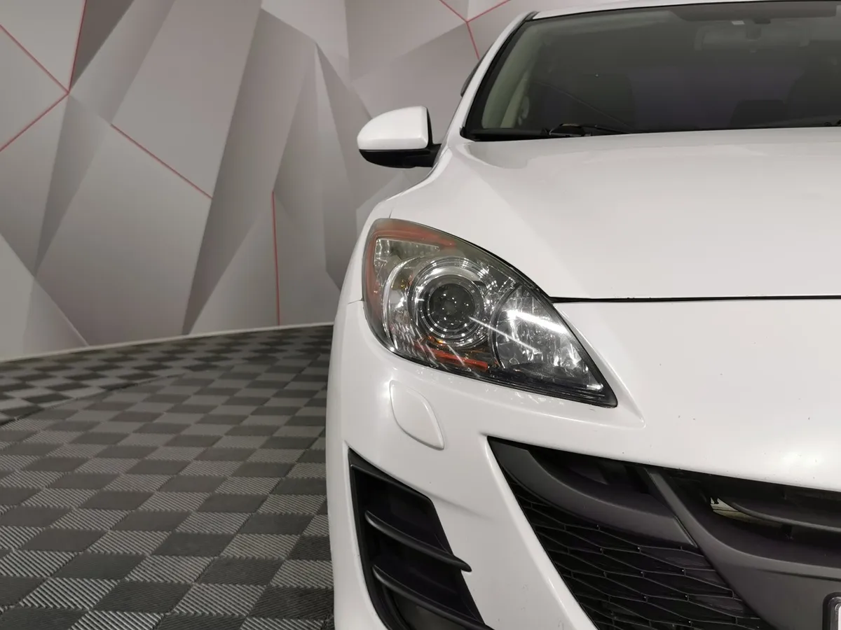 Mazda 3 1.6 AT (105 л.с.) Белый в АВИЛОН. Слайд №10