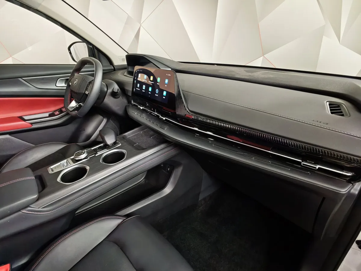 Changan UNI-S 1.5T 7DCT 2WD (181 л.с.) Tech Plus Белый в АВИЛОН. Слайд №13