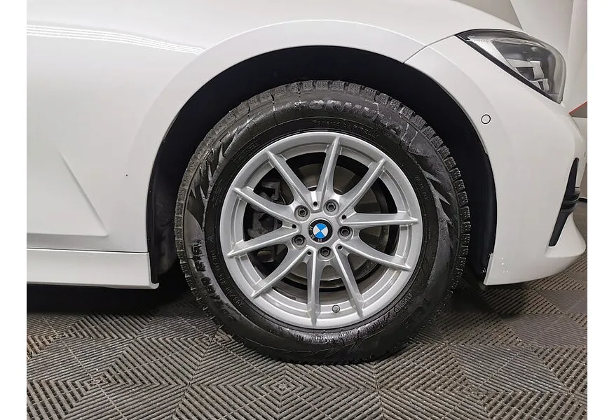 BMW 3 серия 318i Steptronic (156 л.с.) Белый в АВИЛОН. Слайд №9