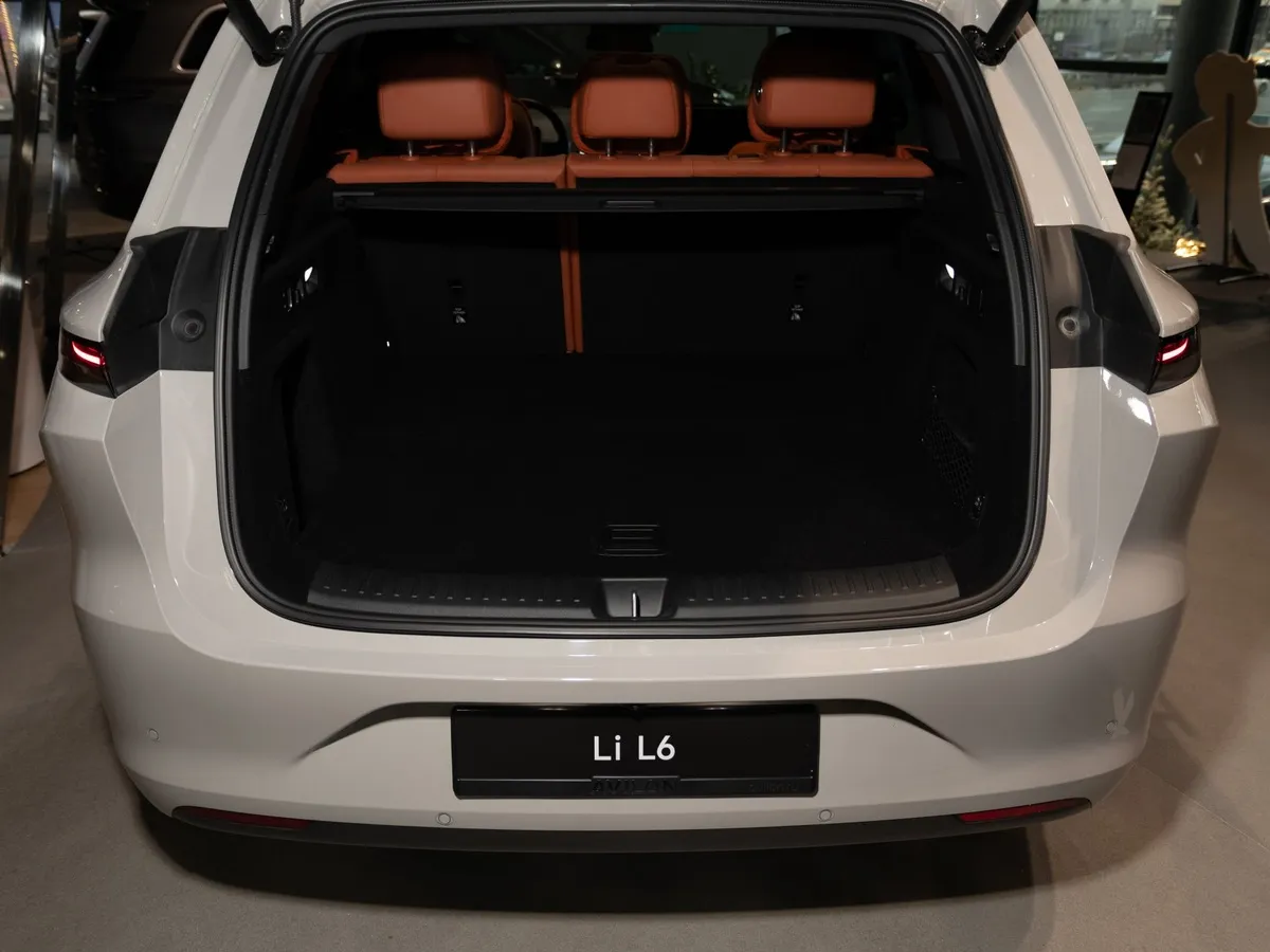 Li Auto L6 1.5 AT 4WD (150 л.с.) Max Серый в АВИЛОН. Слайд №13