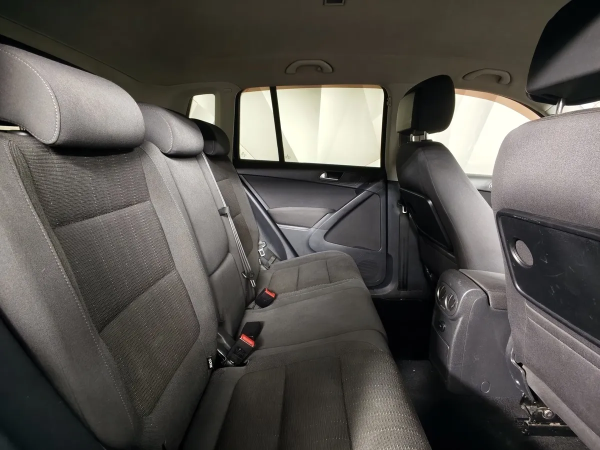 Volkswagen Tiguan 1.4 TSI BlueMotion DSG (150 л.с.) Sport&Style Синий в АВИЛОН. Слайд №16