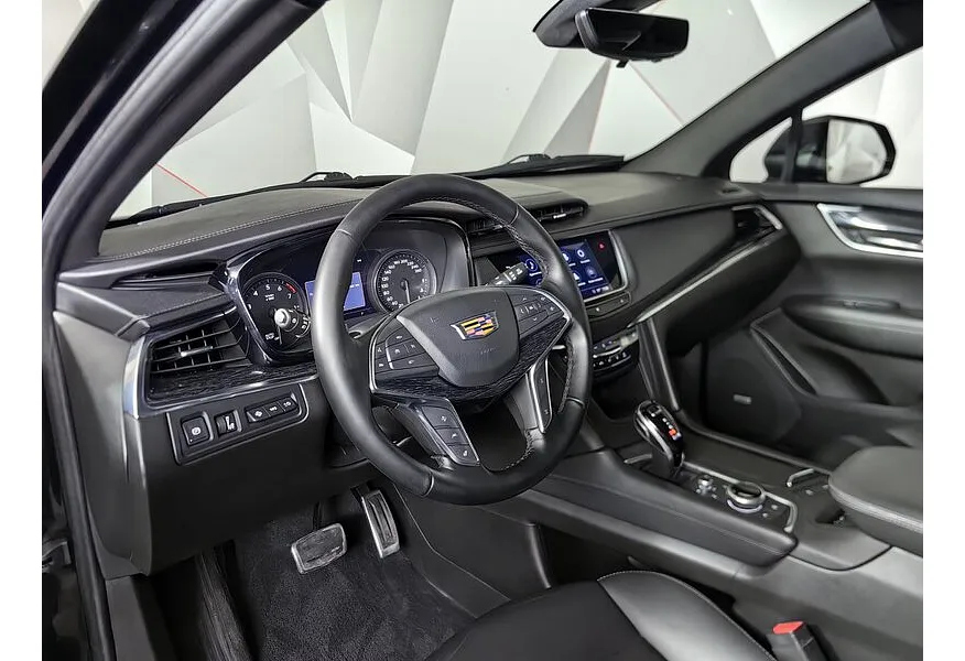 Cadillac XT5 2.0T АТ AWD (200 л.с.) Sport Черный в АВИЛОН. Слайд №18