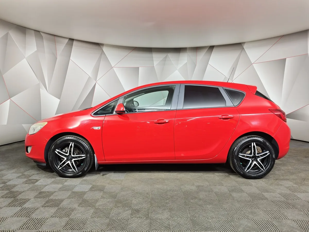 Opel Astra 1.6 MT (115 л.с.) Красный в АВИЛОН. Слайд №5