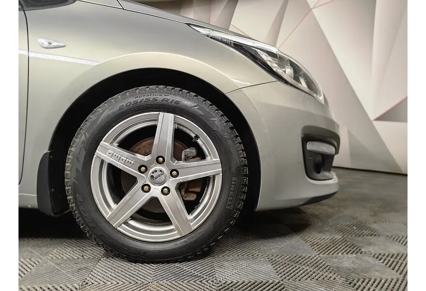 Kia Ceed 1.6 AT (130 л.с.) Comfort Серебристый в АВИЛОН. Слайд №9