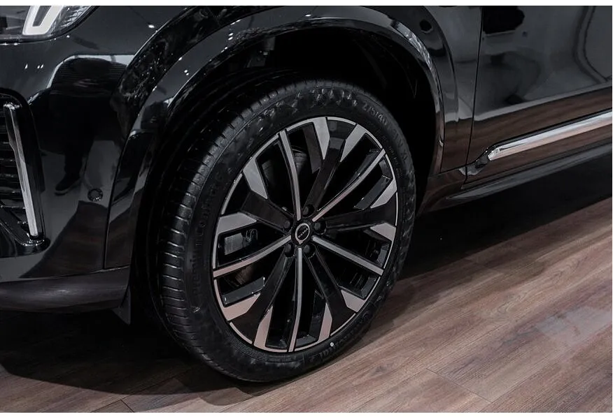 Volvo XC90 2.0 B6 mild hybrid AT AWD (7 мест) (300 л.с.) Ultra Bright Черный в АВИЛОН. Слайд №17