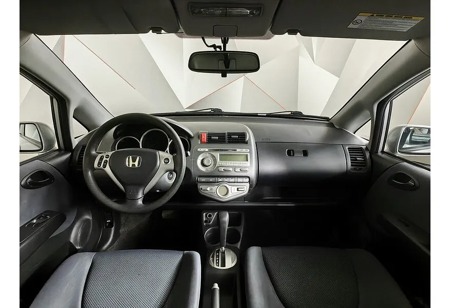 Honda Jazz 1.4 CVT (83 л.с.) Серебристый в АВИЛОН. Слайд №11 Honda Jazz 1.4 CVT (83 л.с.) Серебристый в АВИЛОН. Слайд №11