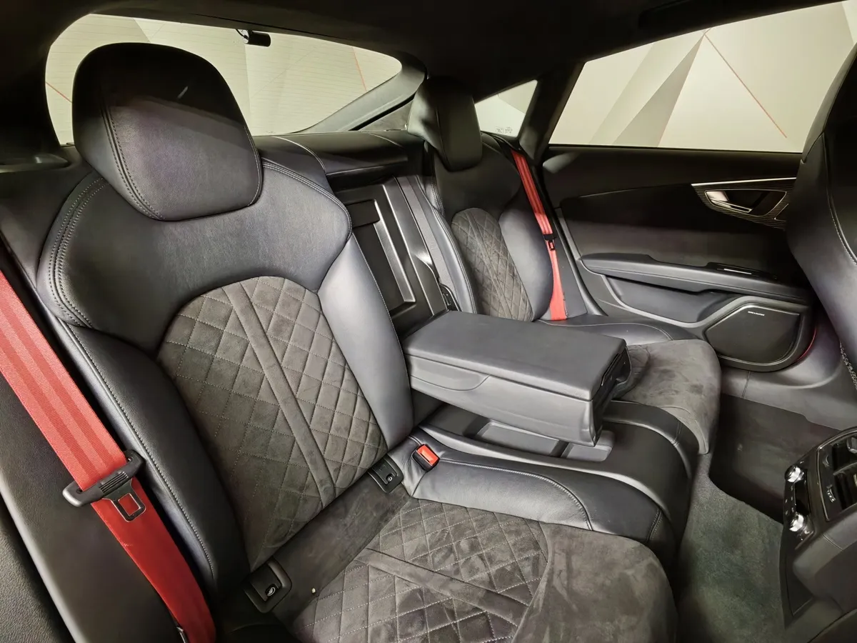 Audi RS 7 4.0 TFSI Tiptronic quattro (600 л.с.) Красный в АВИЛОН. Слайд №17