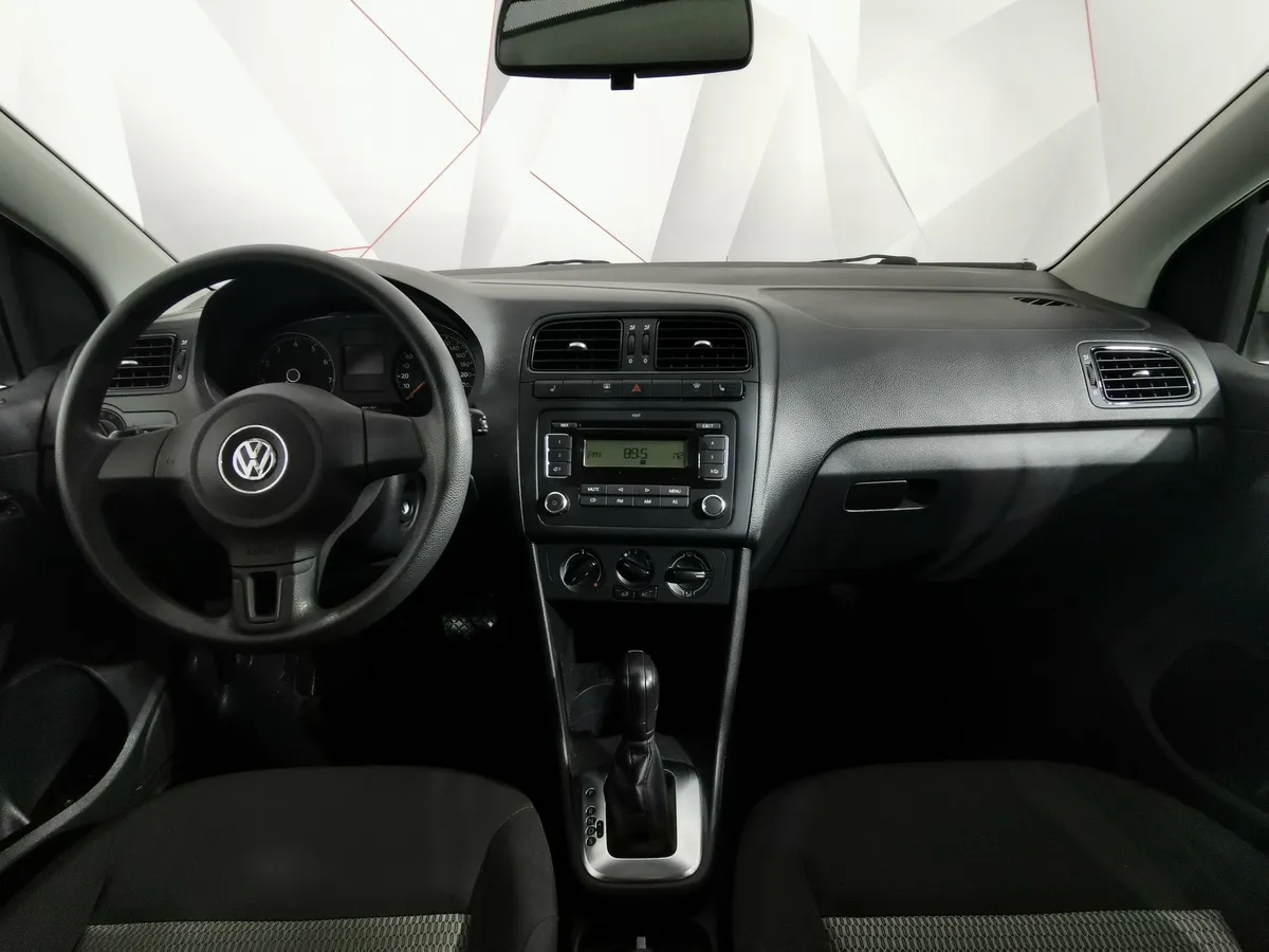 Volkswagen Polo 1.6 Tiptronic (105 л.с.) Comfortline Серебристый в АВИЛОН. Слайд №13