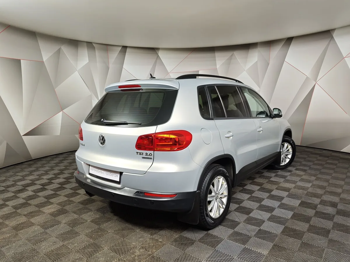 Volkswagen Tiguan 2.0 TSI 4Motion AT (170 л.с.) Sport & Style Серебристый в АВИЛОН. Слайд №2