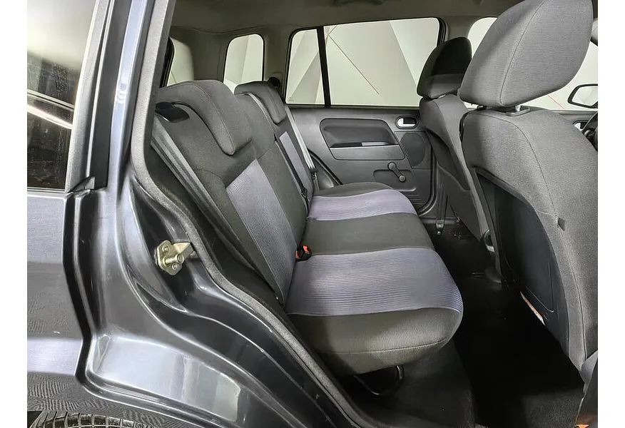 Ford Fusion 1.4 MT (80 л.с.) Core Серый в АВИЛОН. Слайд №9