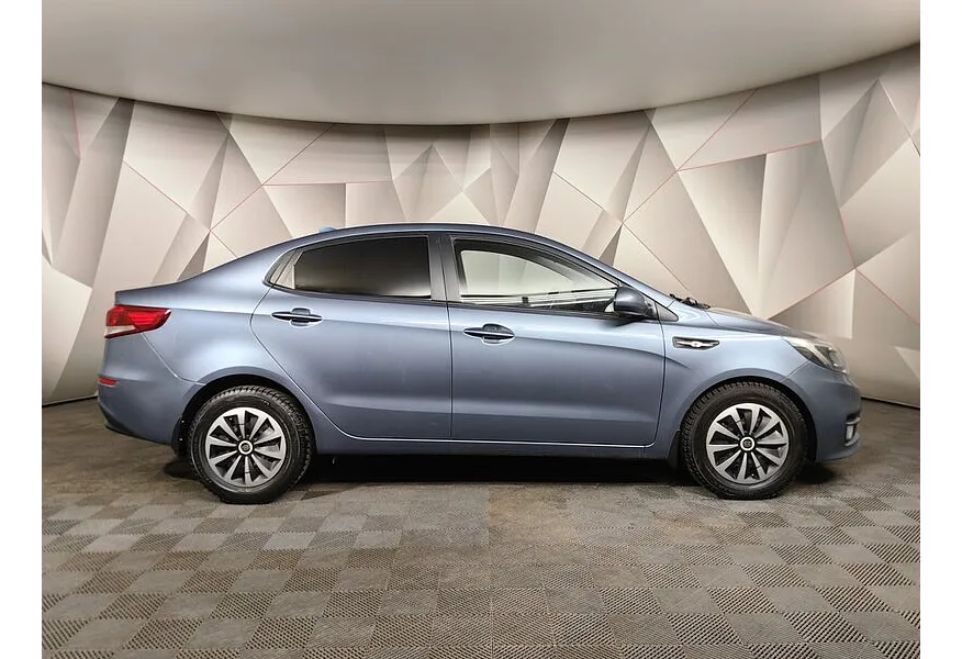 Kia Rio 1.6 6MT (123 л.с.) Comfort RS Plus Голубой в АВИЛОН. Слайд №6