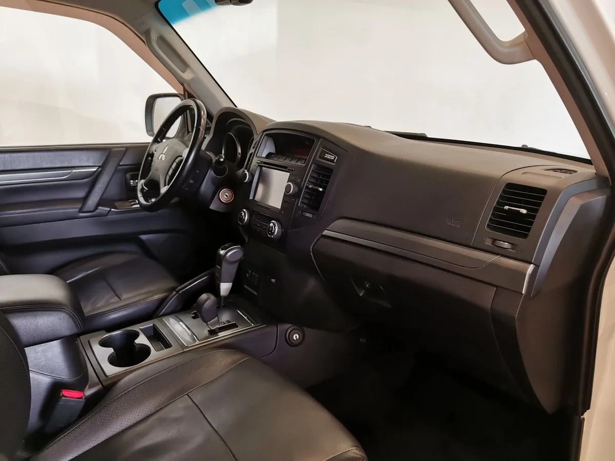 Mitsubishi Pajero 3.0 AT AWD (178 л.с.) Белый в АВИЛОН. Слайд №12