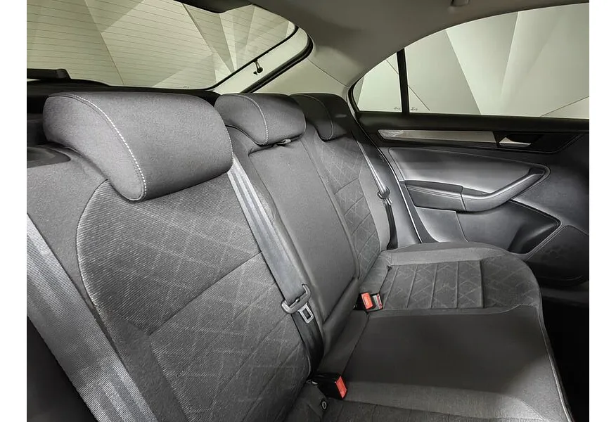 Volkswagen Polo 1.6 MPI AT (110 л.с.) Highline Белый в АВИЛОН. Слайд №16