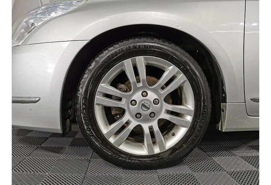 Nissan Teana 2.5 Xtronic (182 л.с.) Серебристый в АВИЛОН. Слайд №17