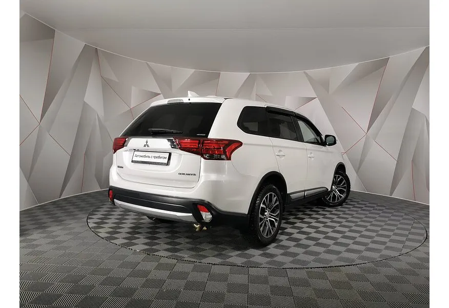 Mitsubishi Outlander 2.0 CVT 4WD (146 л.с.) Белый в АВИЛОН. Слайд №2