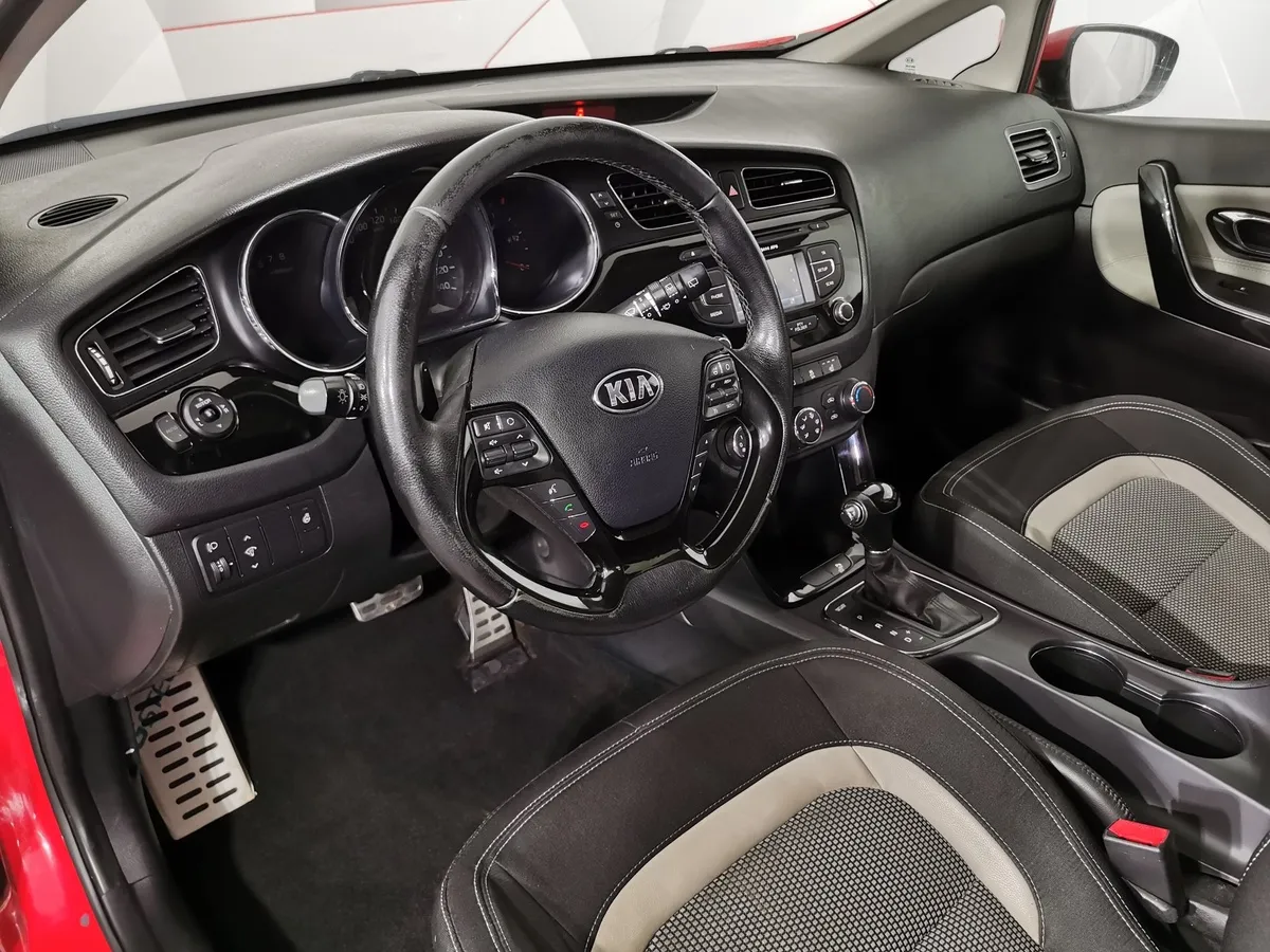 Kia Ceed 1.6 AT (129 л.с.) Luxe Красный в АВИЛОН. Слайд №18