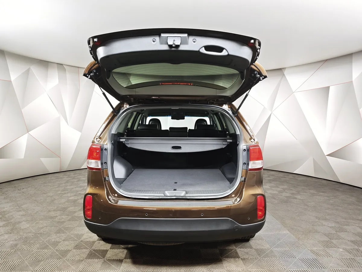 Kia Sorento 2.4 AT 4WD (175 л.с.) Comfort Коричневый в АВИЛОН. Слайд №12