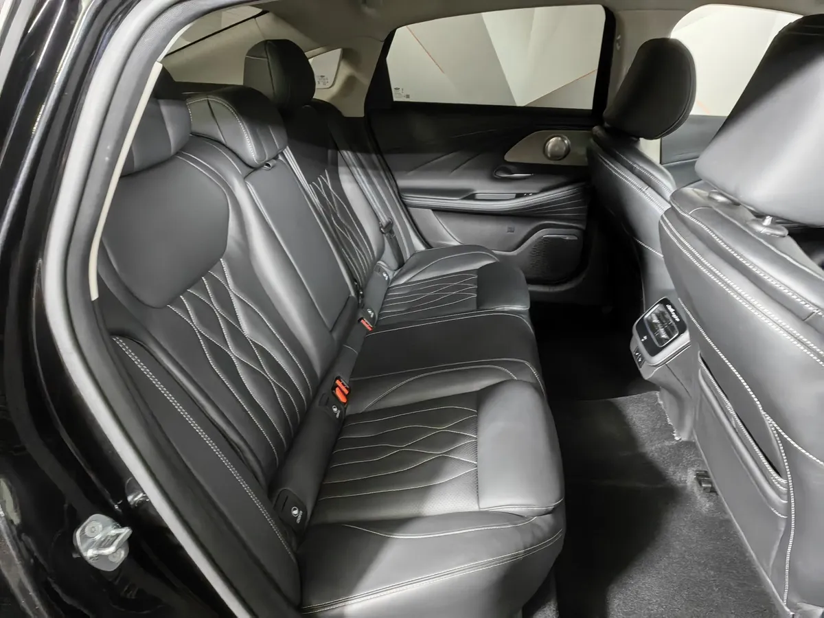 Chery Arrizo 8 1.6T DCT (197 л.с.) Ultimate Черный в АВИЛОН. Слайд №16