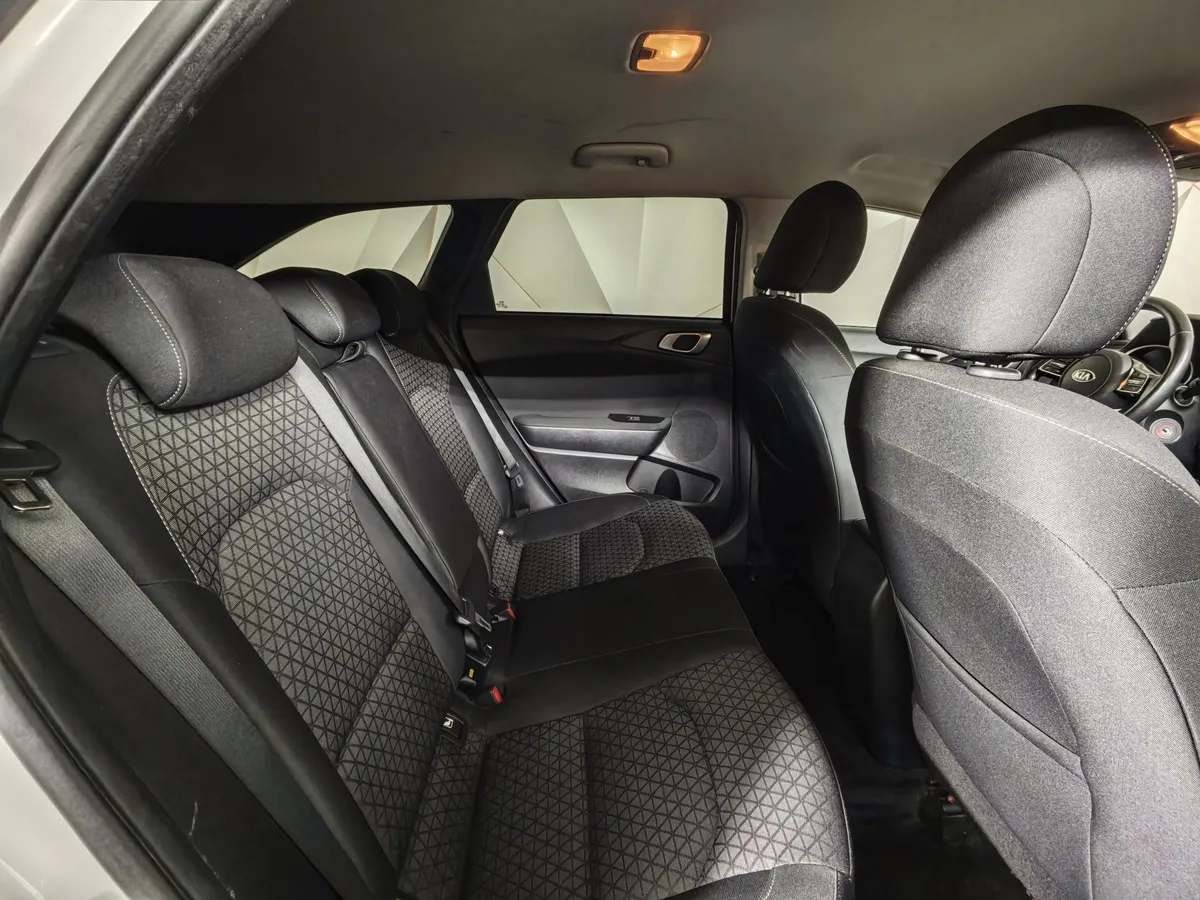 Kia Ceed 1.6 AT (129 л.с.) Classic Белый в АВИЛОН. Слайд №16