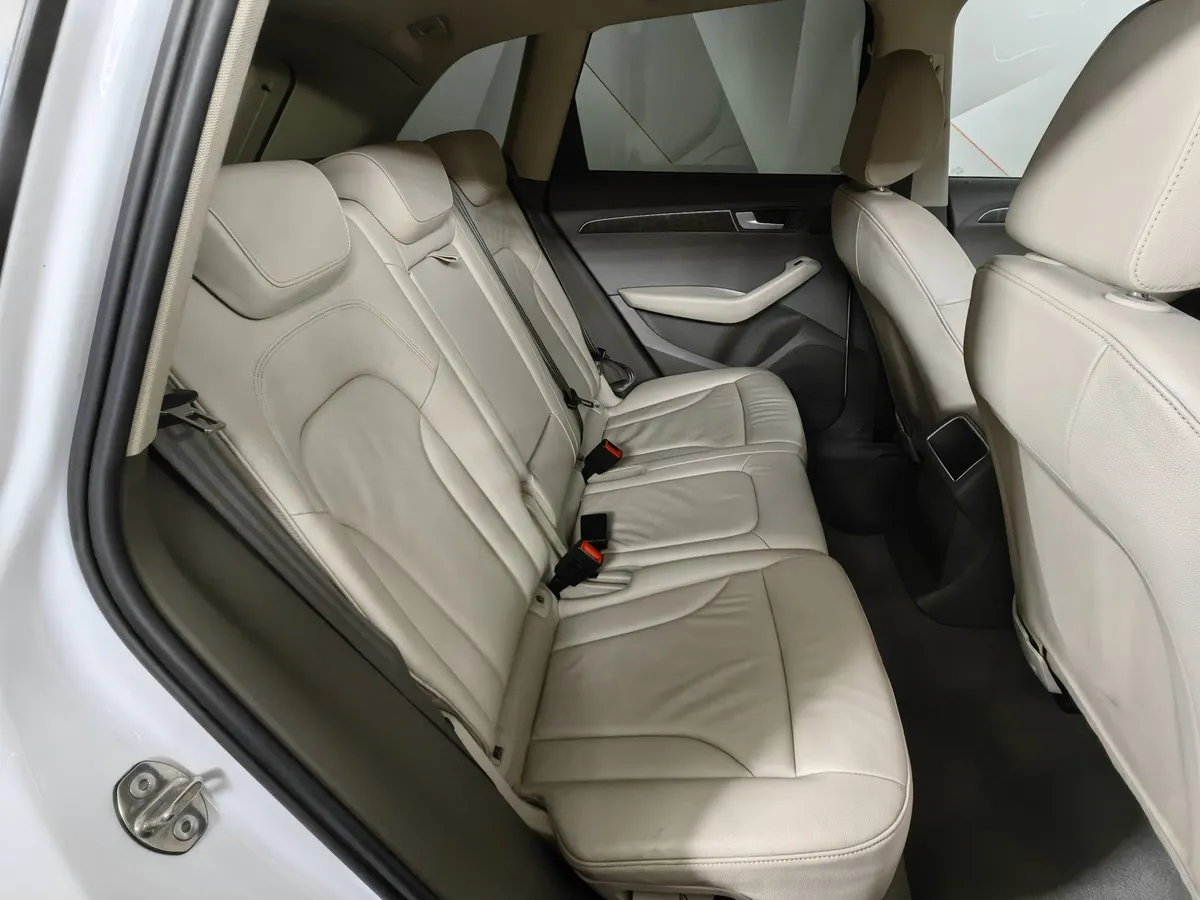Audi Q5 2.0 TFSI tiptronic quattro (211 л.с.) Белый в АВИЛОН. Слайд №16