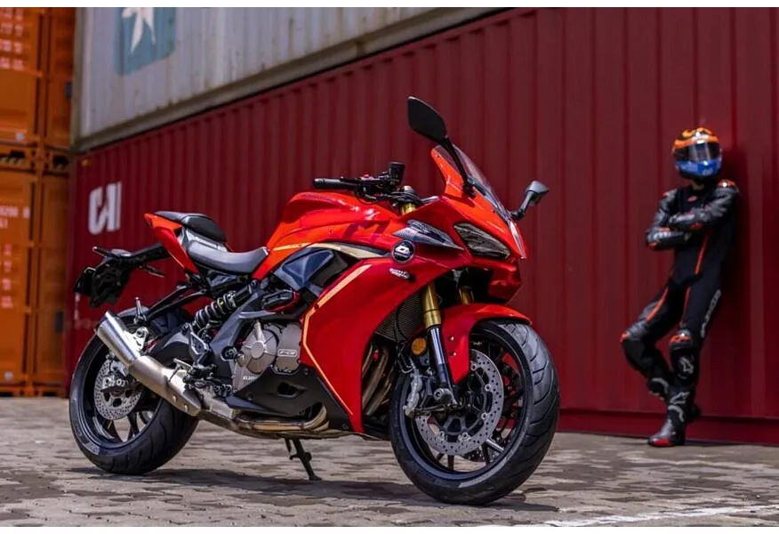 АВИЛОН - QJMOTOR SRK 600RC 600 см³ (88 л.с.) (88) 600 Черный - slide 1