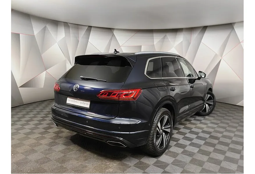 Volkswagen Touareg 3.0 TSI Tiptronic 4Motion (340 л.с.) R-Line Черный в АВИЛОН. Слайд №2