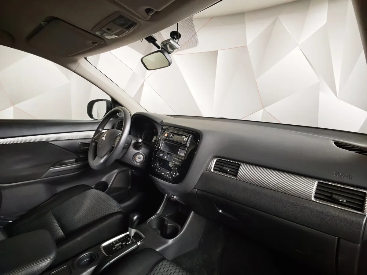 Mitsubishi Outlander 2.0 CVT (146 л.с.) Invite Серебристый в АВИЛОН. Слайд №13