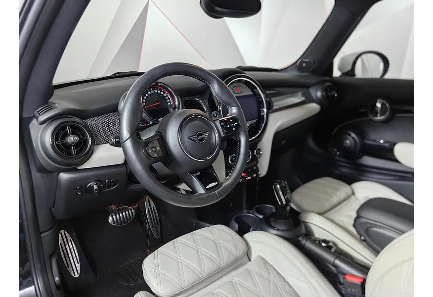 MINI 3 двери JCW 2.0 AT (231 л.с.) Черный в АВИЛОН. Слайд №12
