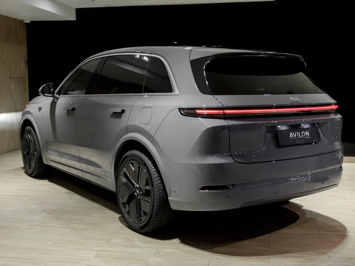 Li Auto L7 1.5 AT 4WD (449 л.с.) Ultra Голубой в АВИЛОН. Слайд №5