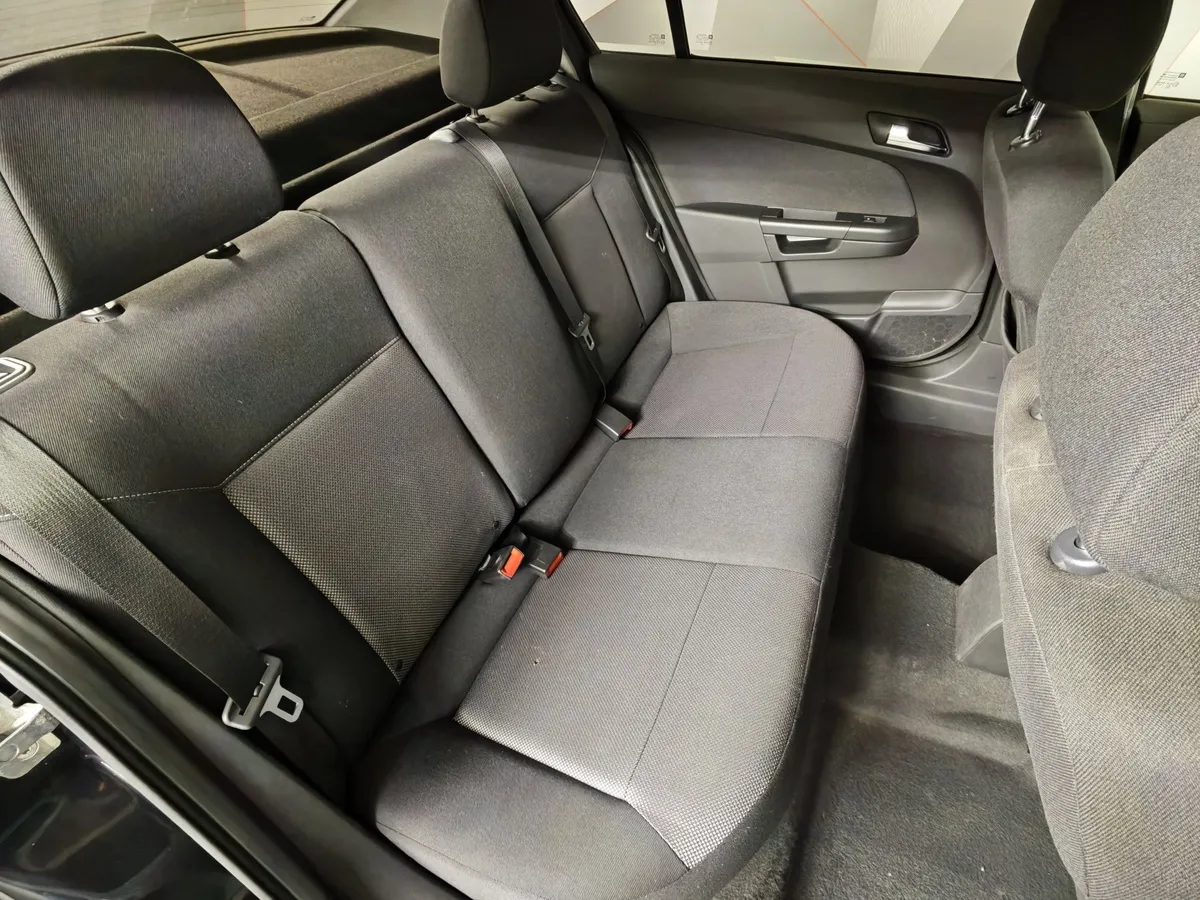 Opel Astra 1.6 Easytronic (115 л.с.) base Черный в АВИЛОН. Слайд №17