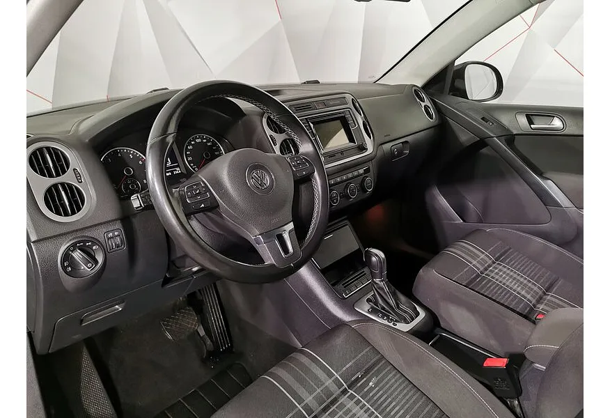 Volkswagen Tiguan 1.4 TSI BlueMotion DSG (150 л.с.) Avenue Серый в АВИЛОН. Слайд №15