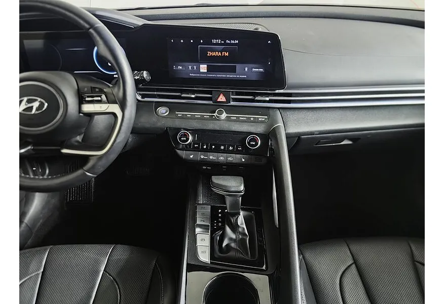 Hyundai Elantra 1.6 AT (128 л.с.) Elegance + Smart Sense Серый в АВИЛОН. Слайд №15