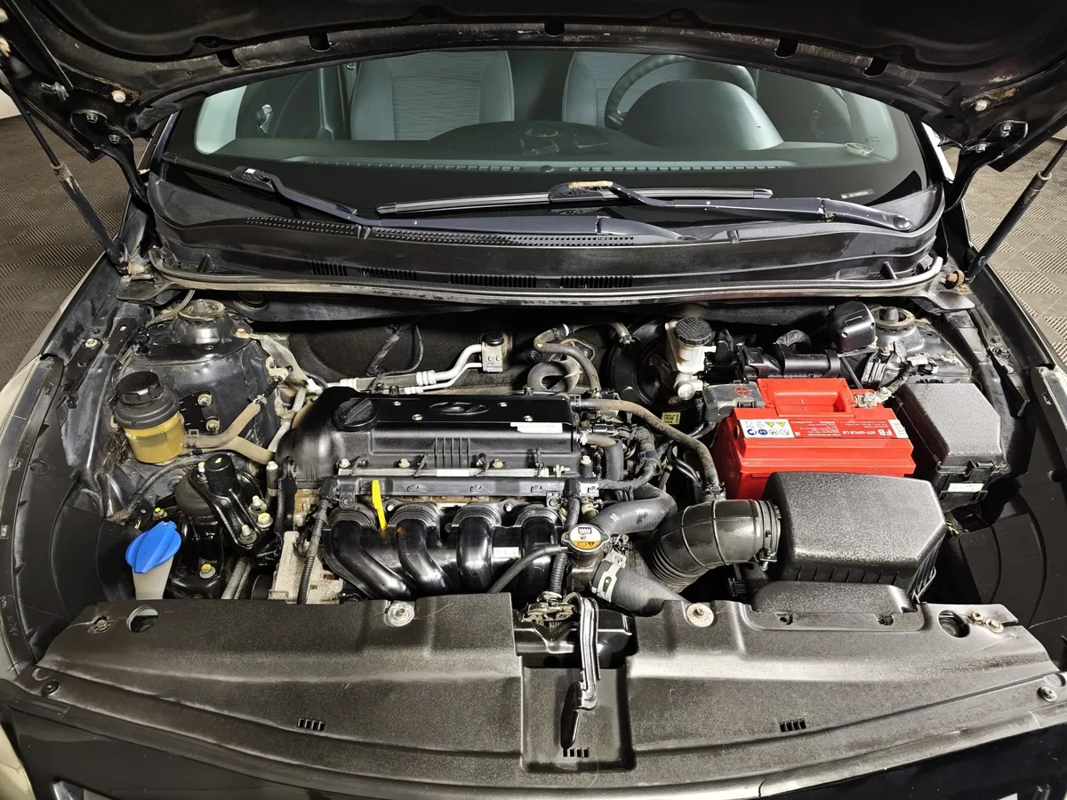Hyundai Solaris 1.6 AT (123 л.с.) Classic Черный в АВИЛОН. Слайд №11
