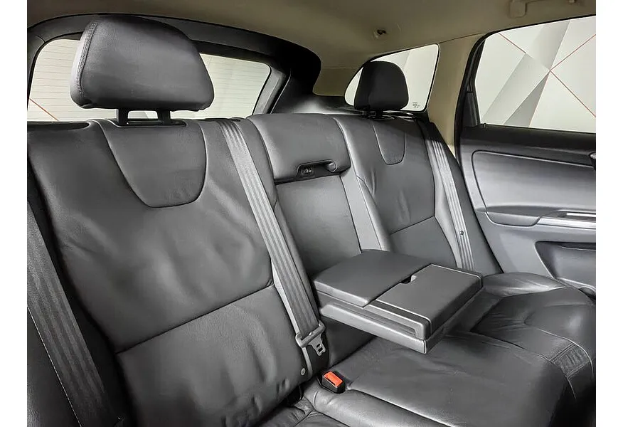 Volvo XC60 2.4 D Geartronic AWD (163 л.с.) Коричневый в АВИЛОН. Слайд №16