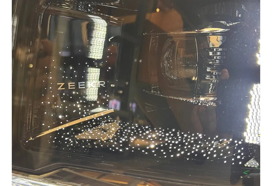 Zeekr 9X 2.0h AT 4WD (1177 л.с.) Ultra Белый в АВИЛОН. Слайд №18