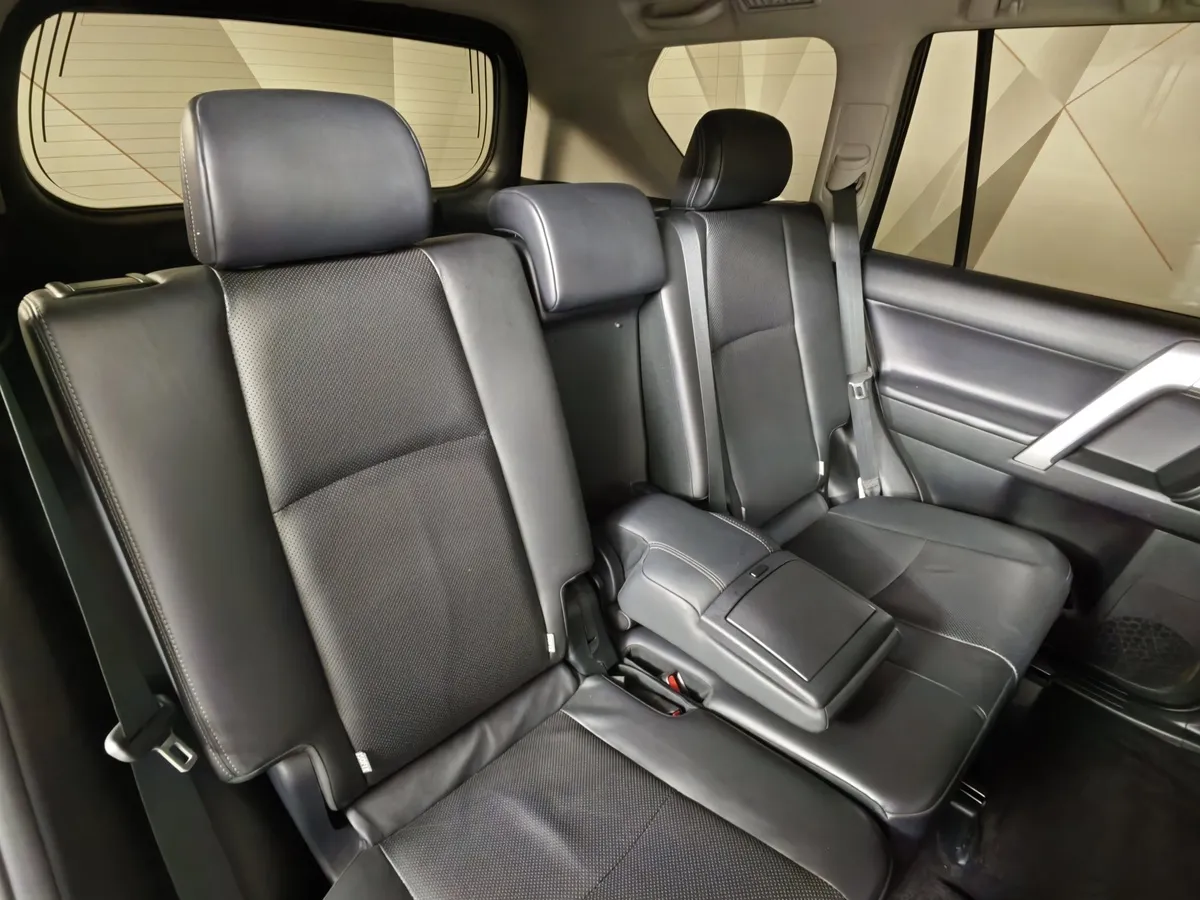 Toyota Land Cruiser Prado 4.0 AT AWD (249 л.с.) Белый в АВИЛОН. Слайд №17
