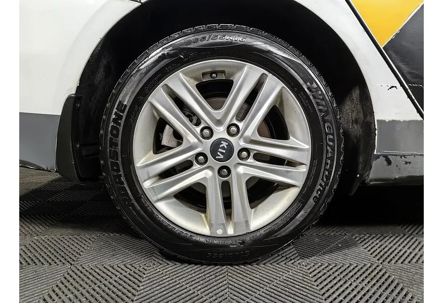 Kia Ceed 1.6 MPI AT (128 л.с.) Comfort Белый в АВИЛОН. Слайд №9