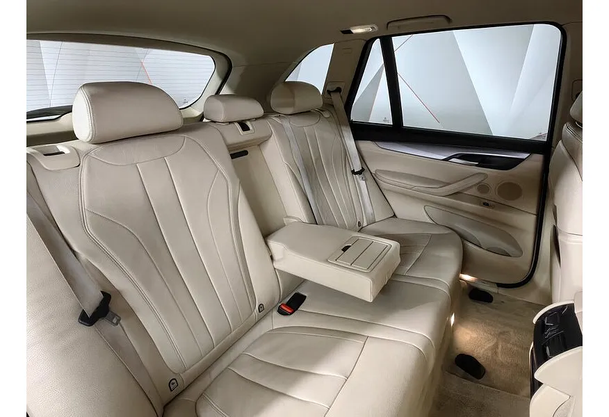 BMW X5 xDrive35i Steptronic (306 л.с.) Белый в АВИЛОН. Слайд №14