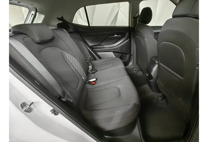 Hyundai Creta 1.6 AT 4WD (121 л.с.) Family Белый в АВИЛОН. Слайд №16