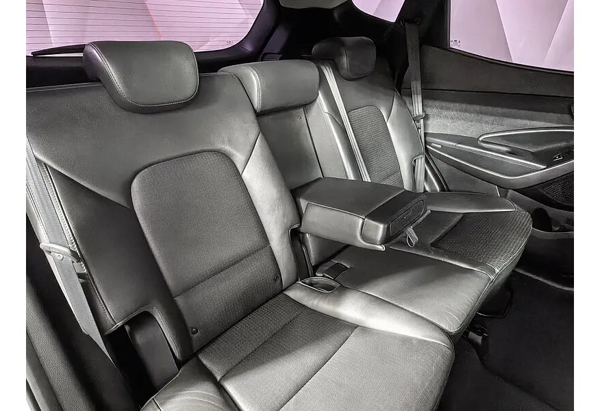 Hyundai Santa Fe 2.4 AT 4WD (175 л.с.) Dynamic Серебристый в АВИЛОН. Слайд №17