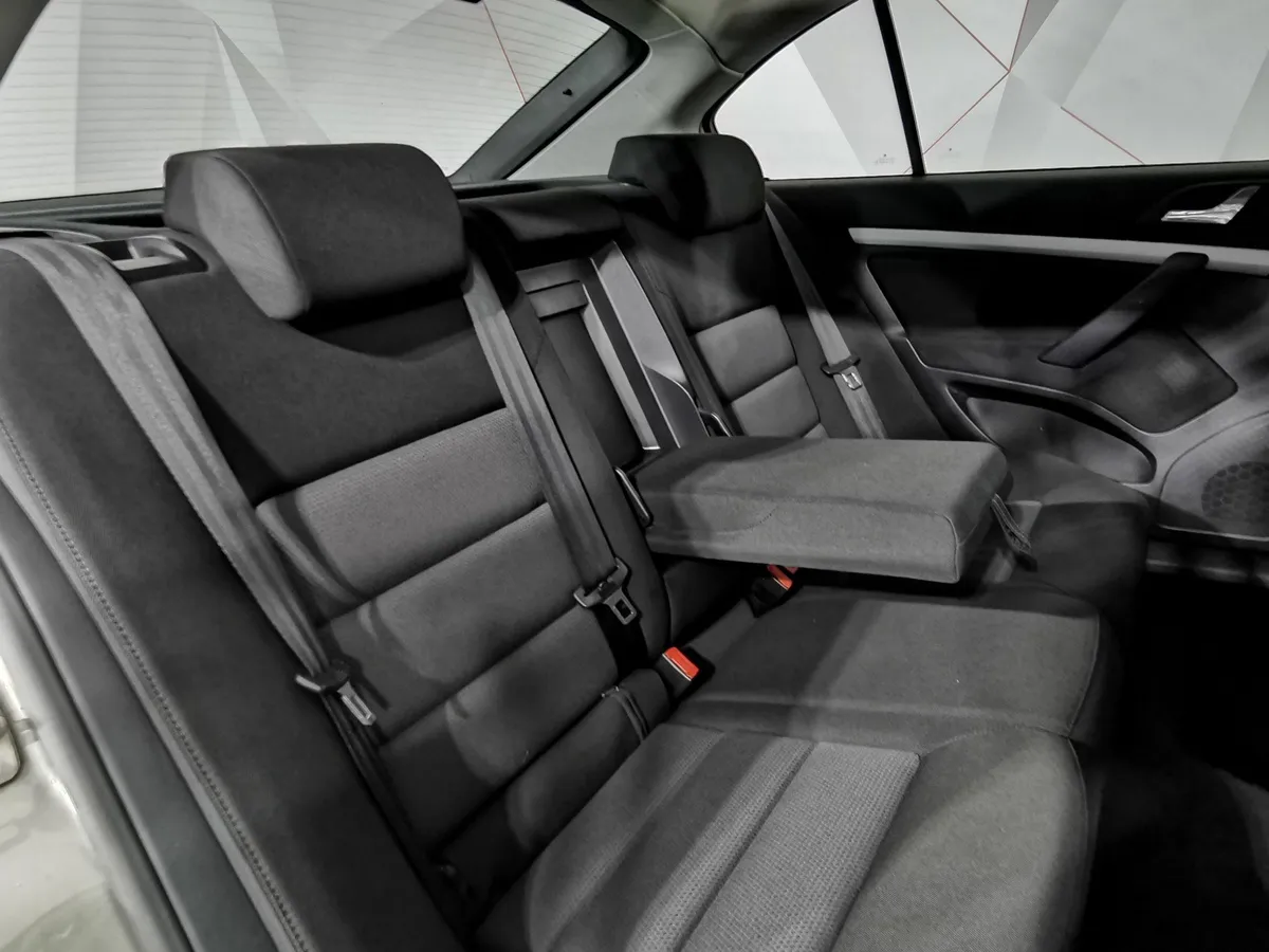 Skoda Octavia 1.6 FSI MT (115 л.с.) Серый в АВИЛОН. Слайд №16