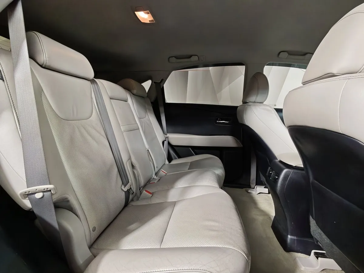 Lexus RX 350 AT AWD (300 л.с.) Premium Белый в АВИЛОН. Слайд №15