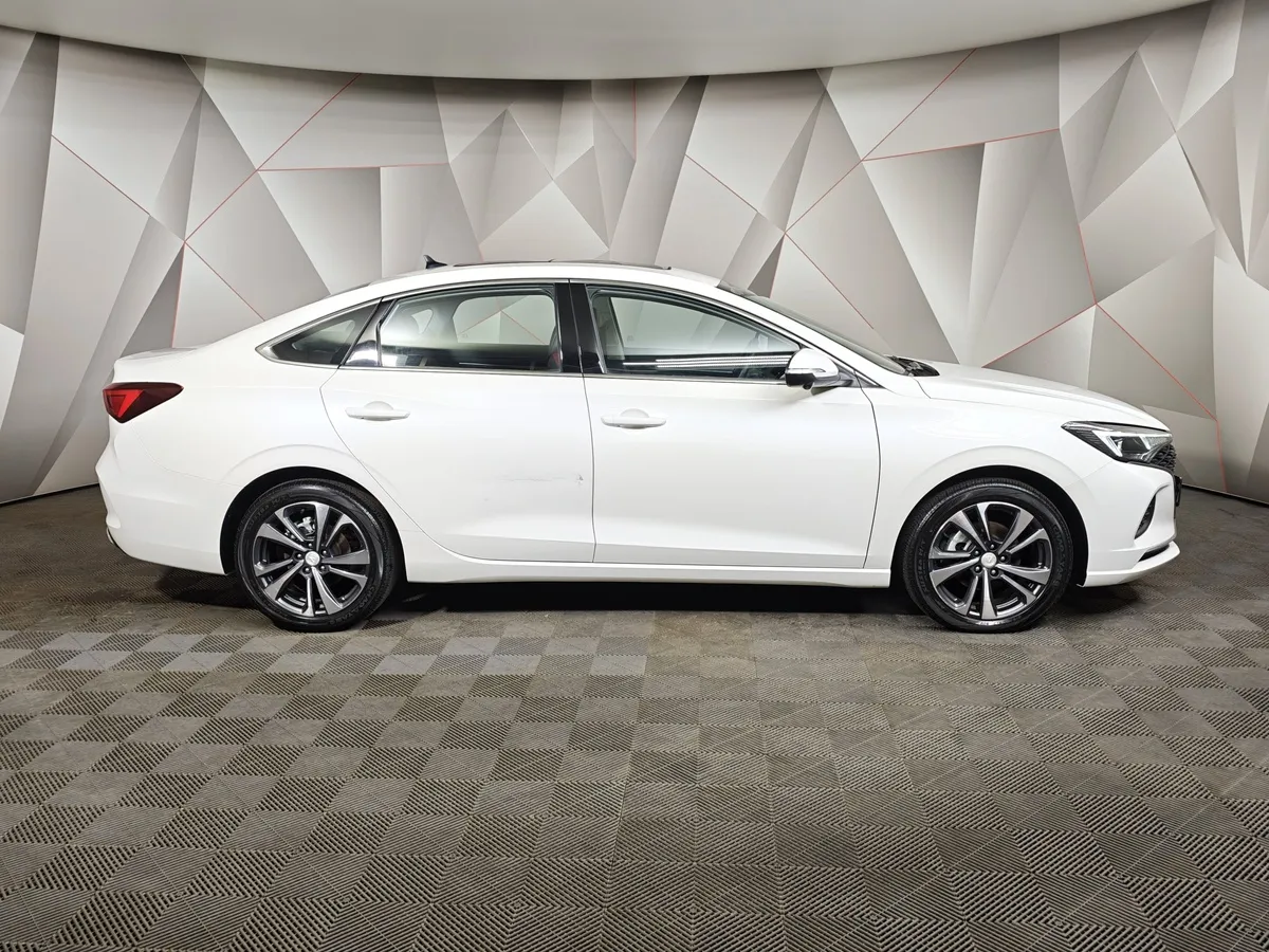 Changan Eado Plus 1.4 TGDI 7DSG 2WD (150 л.с.) DLX Белый в АВИЛОН. Слайд №6
