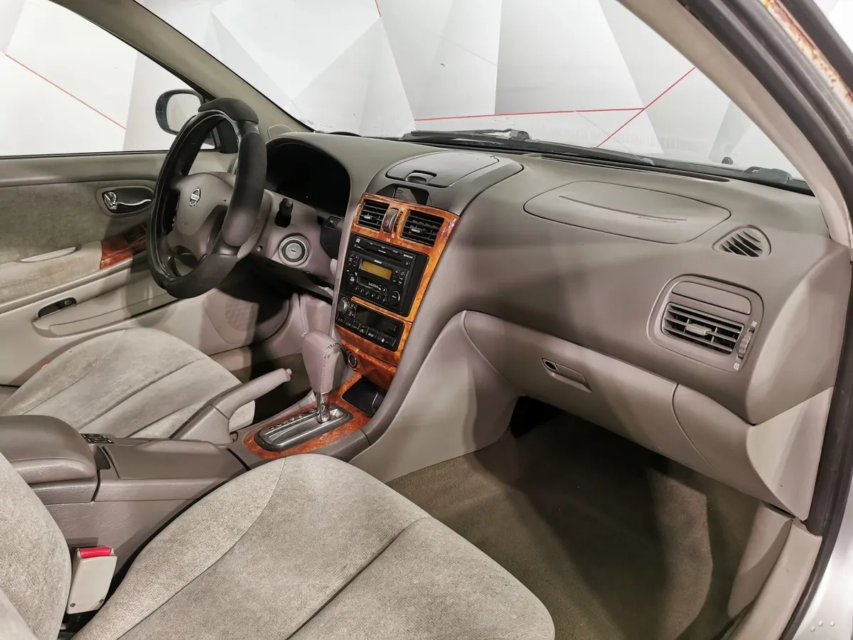 Nissan Maxima 2.0 AT (140 л.с.) Серый в АВИЛОН. Слайд №10