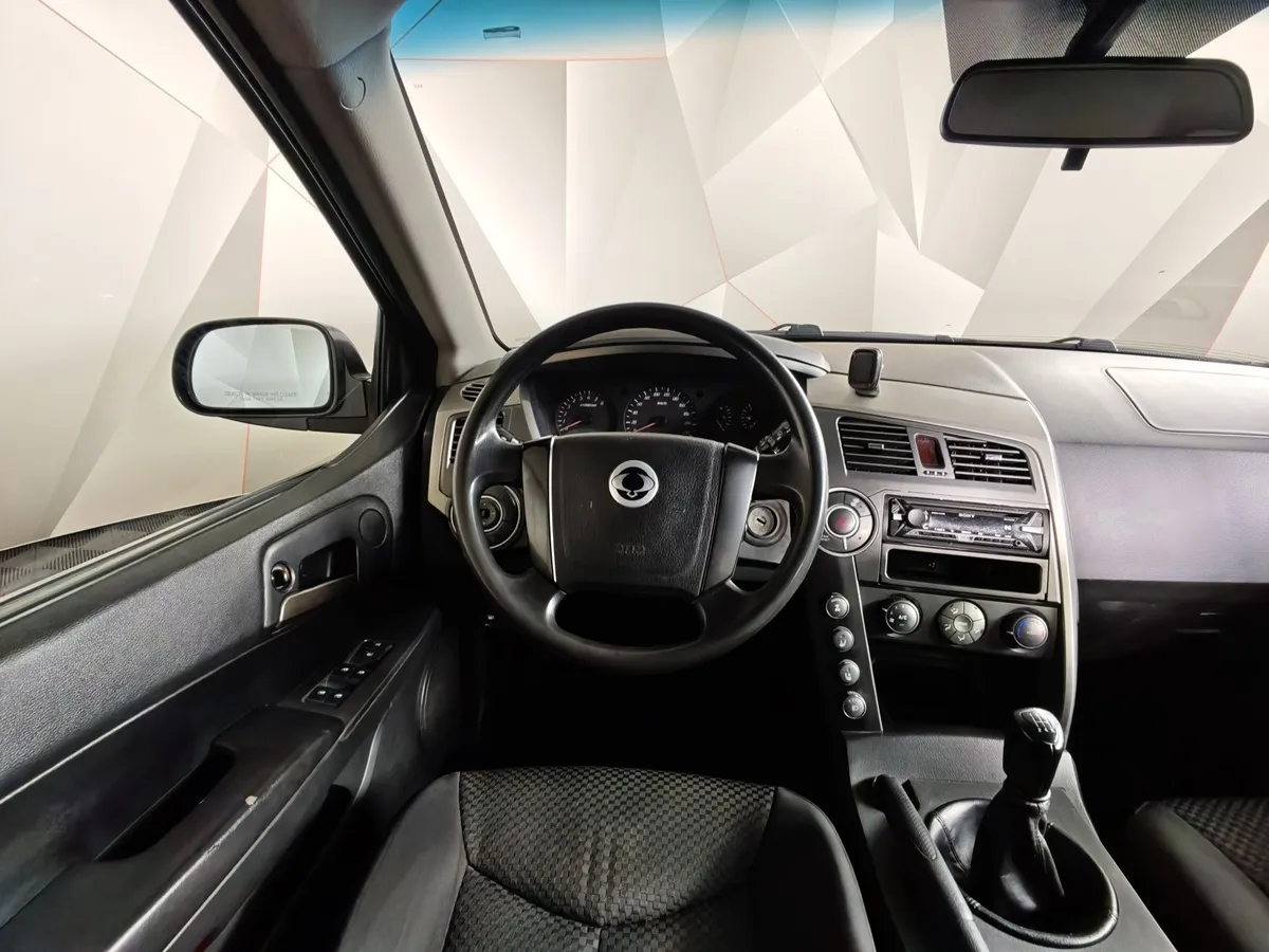 SsangYong Kyron 2.3 MT 4WD (150 л.с.) Черный в АВИЛОН. Слайд №18