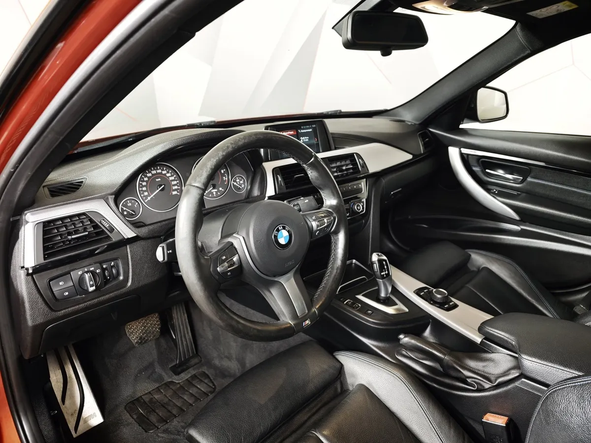 BMW 3 серия 320i xDrive AT (184 л.с.) M Sport Оранжевый в АВИЛОН. Слайд №12