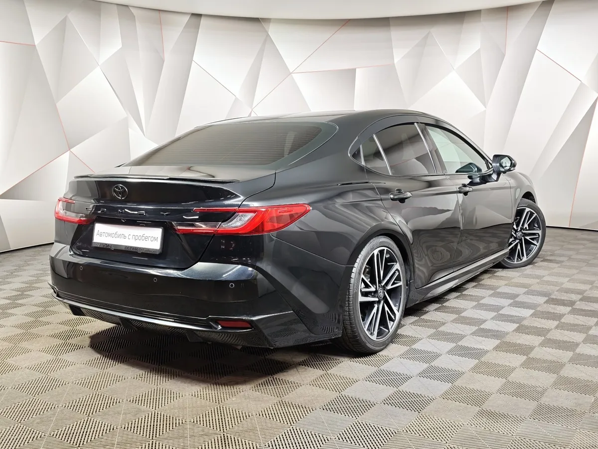 Toyota Camry 2.0 AT (173 л.с.) Sport Черный в АВИЛОН. Слайд №2