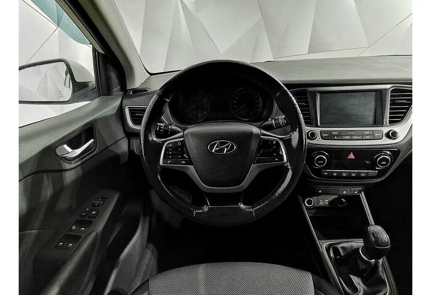 Hyundai Solaris 1.6 MT (123 л.с.) Family Белый в АВИЛОН. Слайд №19