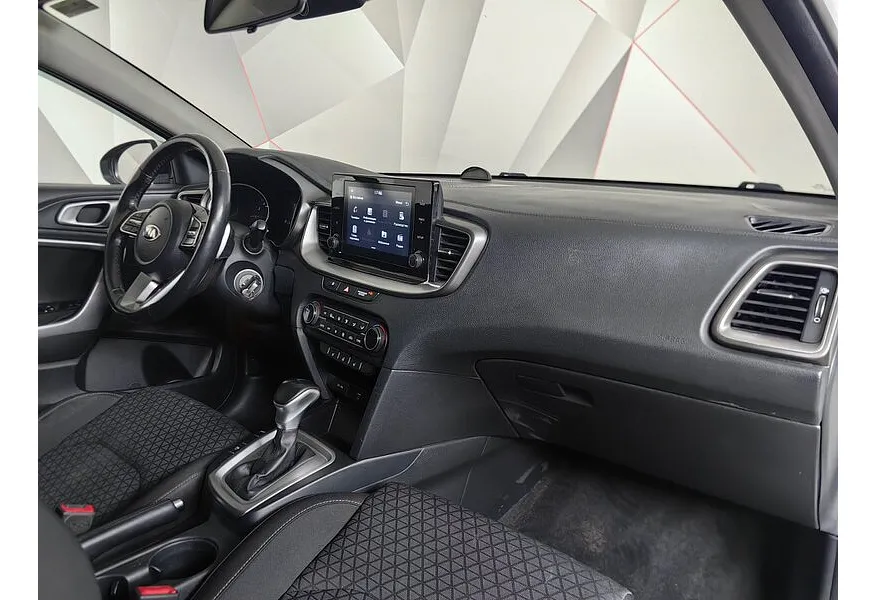 Kia Ceed 1.6 AT (129 л.с.) Classic Белый в АВИЛОН. Слайд №13