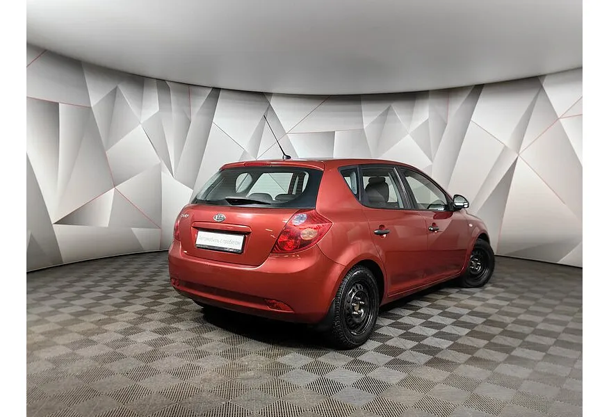 Kia Ceed 1.6 AT (122 л.с.) Красный в АВИЛОН. Слайд №2